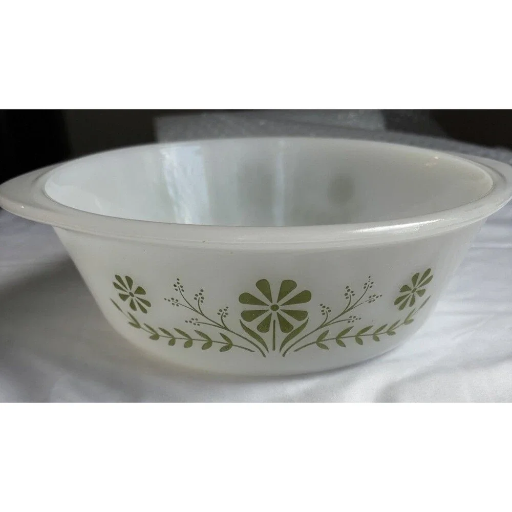Vintage Glasbake GREEN DAISY 2qt Round Casserole Baking Dish J514 Milk Glass USA